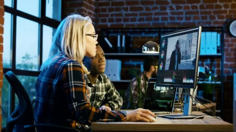 Stock Footage Working On Video Editing In The Office Live Wallpaper Free - Wallpaper Wallpaper