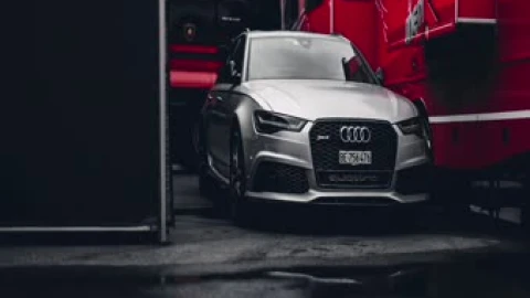 Audi RS6 Hazard Lights HD Live Wallpaper – Free Live Wallpaper