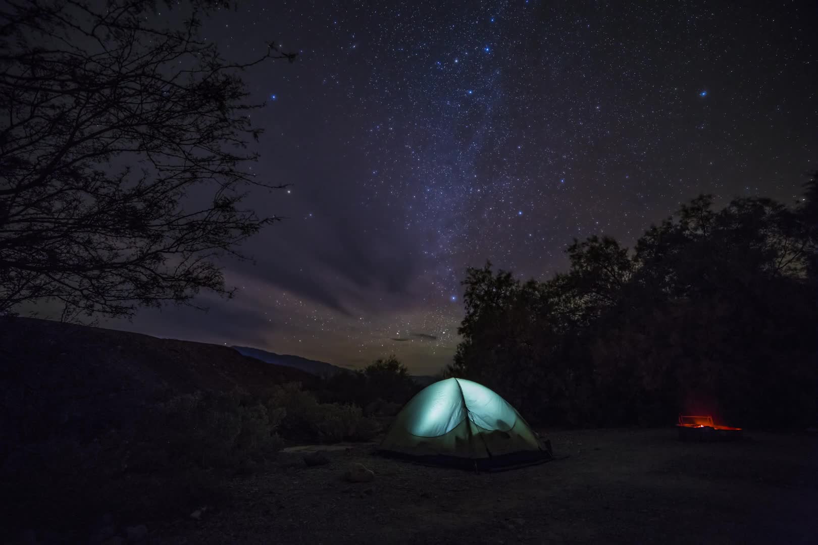 Download Camping under the stars HD Live Wallpaper