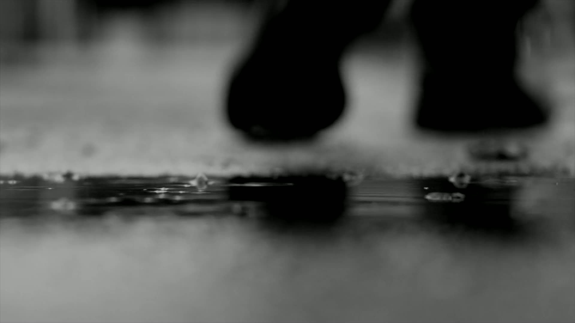 Download Walking Away PC Live Wallpaper