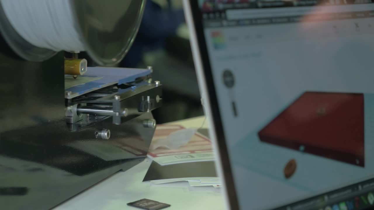 Download Stock Video 3d printer and laptop PC Live Wallpaper