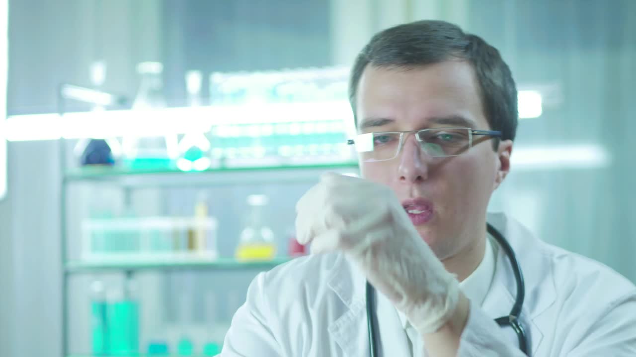 Download Stock Video A Doctor Takes Off The Gloves Live Wallpaper for PC