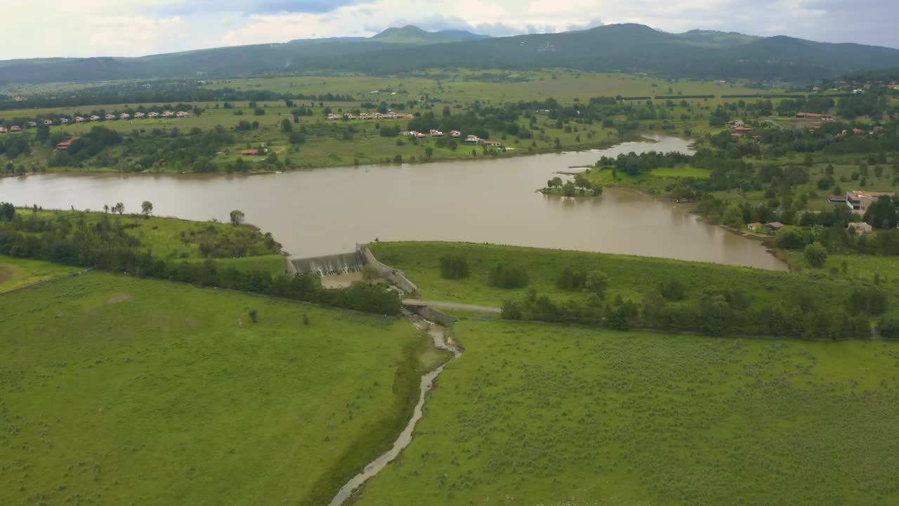 Download Stock Video Aerial Panorama Over A Lake In Nature Live Wallpaper for PC