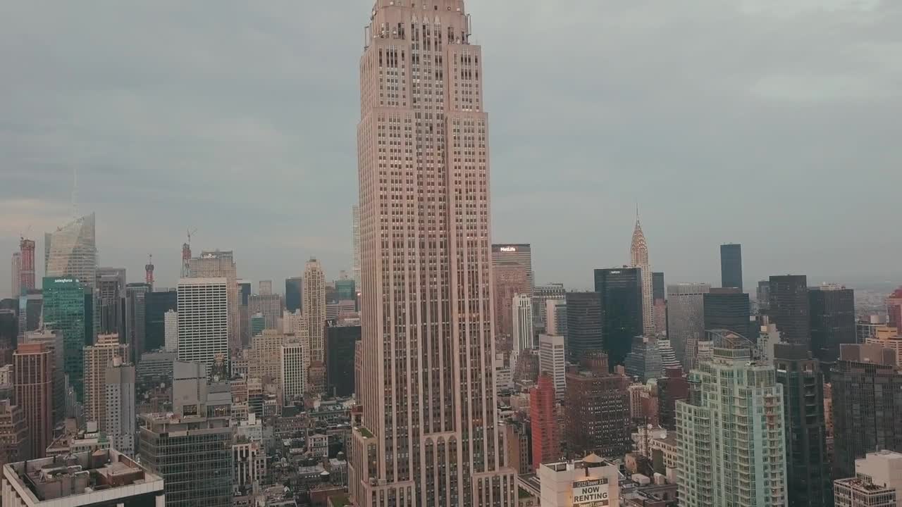 Download Stock Video Aerial Shot Of The Empire State Building Live Wallpaper for PC