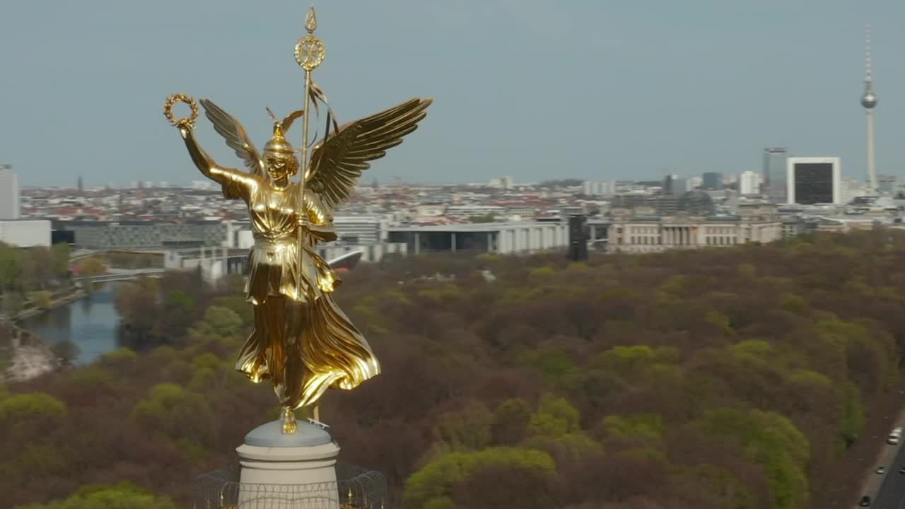 Download Stock Video Aerial Spinning Shot Of A Statue In A Tower Live Wallpaper for PC