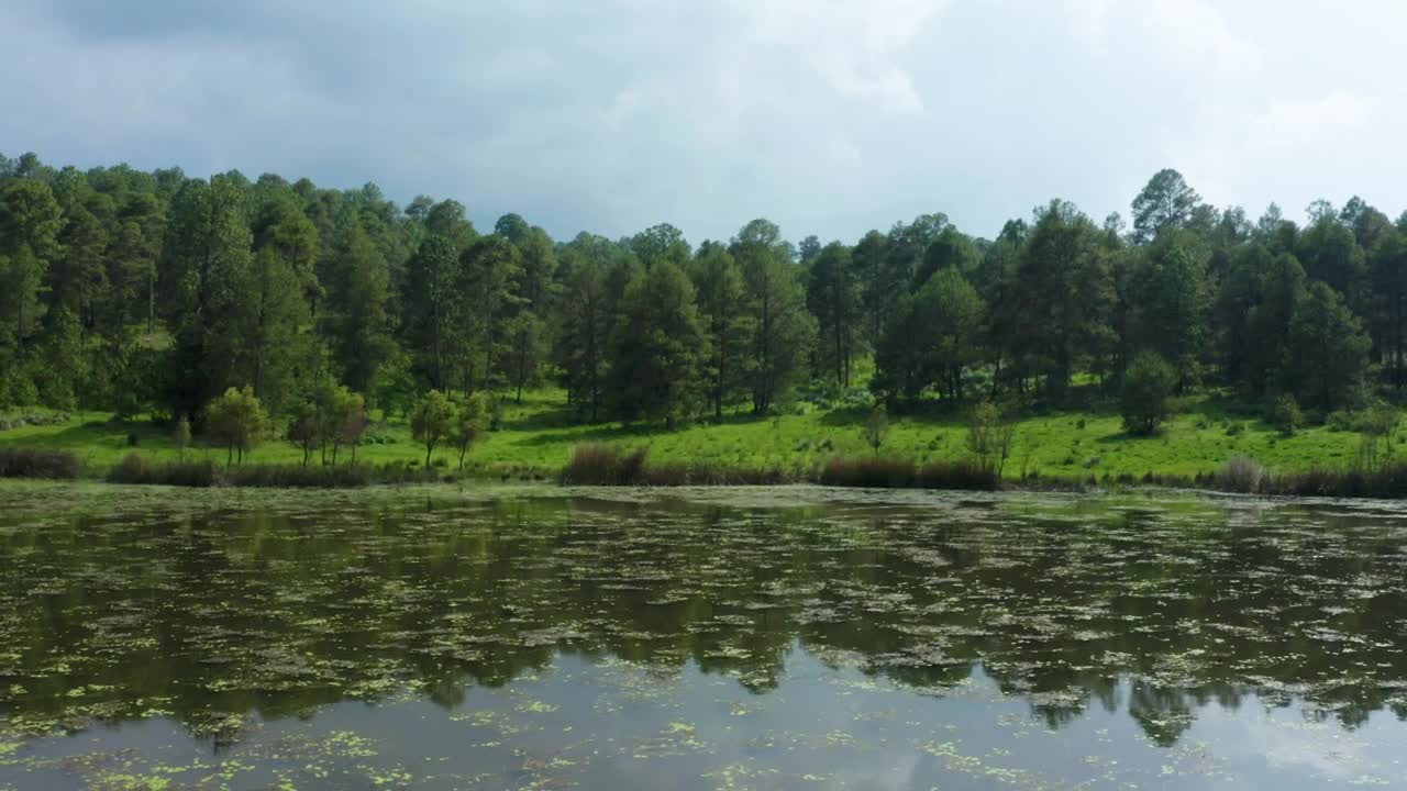 Download Stock Video Aerial Tour Of A Lake In The Middle Of A Live Wallpaper for PC