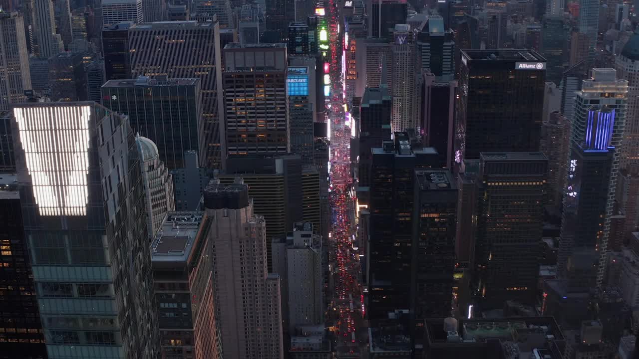 Download Stock Video Aerial View Of A Long Avenue Crossing Manhattan Live Wallpaper for PC