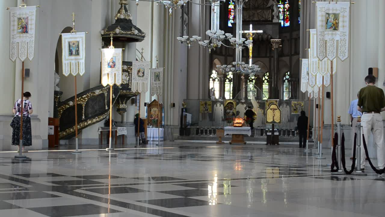 Download Stock Video Banners Inside A Building Live Wallpaper For PC