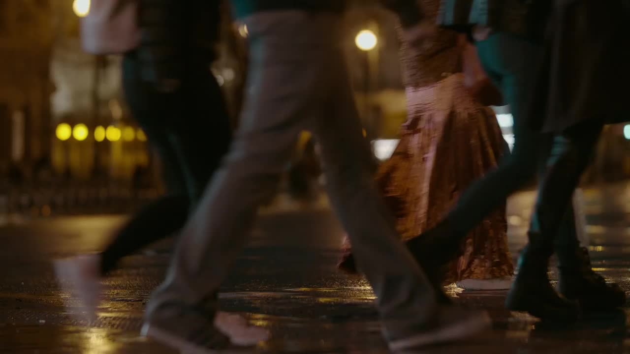 Download Stock Video Autumn Evening In A City Live Wallpaper For PC