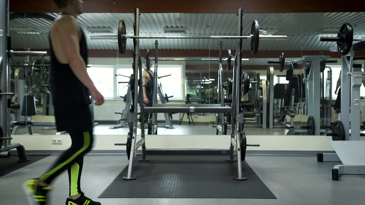 Download Stock Video Athlete Lifting Weights Live Wallpaper For PC