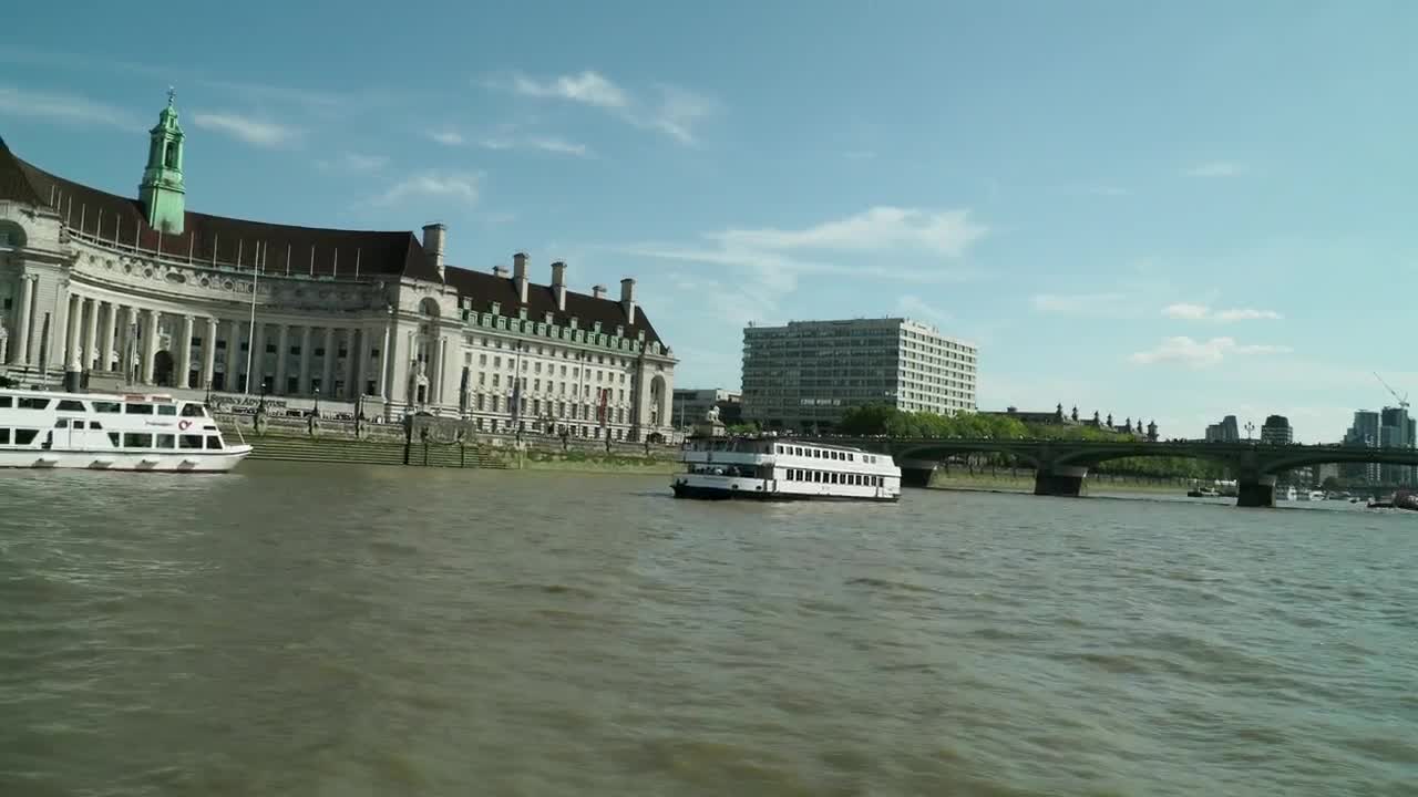 Download Stock Video Arriving At The Thames River Port Live Wallpaper For PC