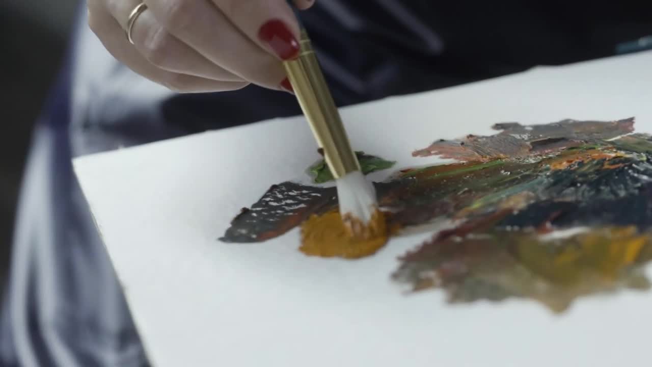 Download Stock Video Applying Paint To A Brush Live Wallpaper For PC