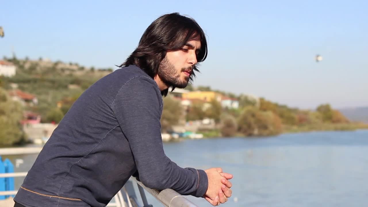 Download Stock Video Alone Man Looking To The Sea Live Wallpaper For PC