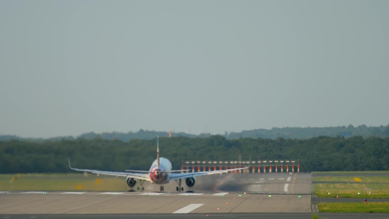 Download Stock Video Airplane Take Off During The Day Live Wallpaper For PC