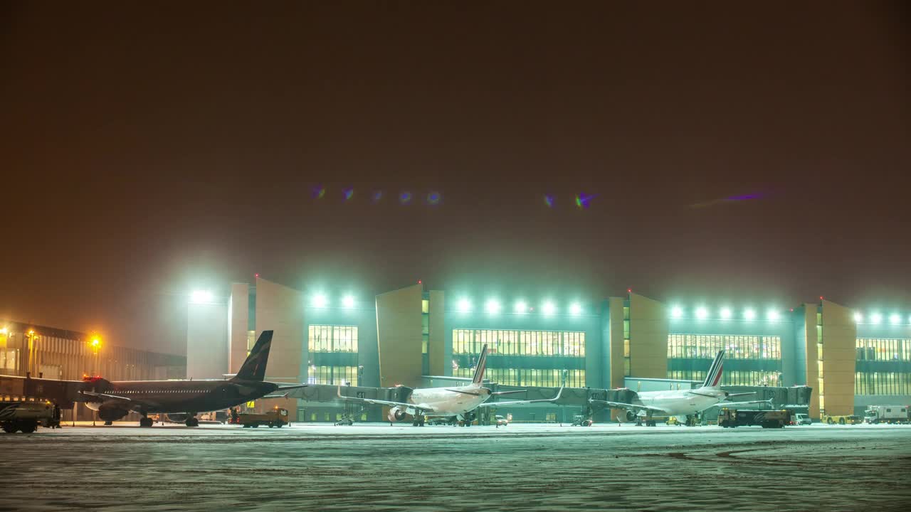 Download Stock Video Aircraft Moving In The Snow Live Wallpaper For PC