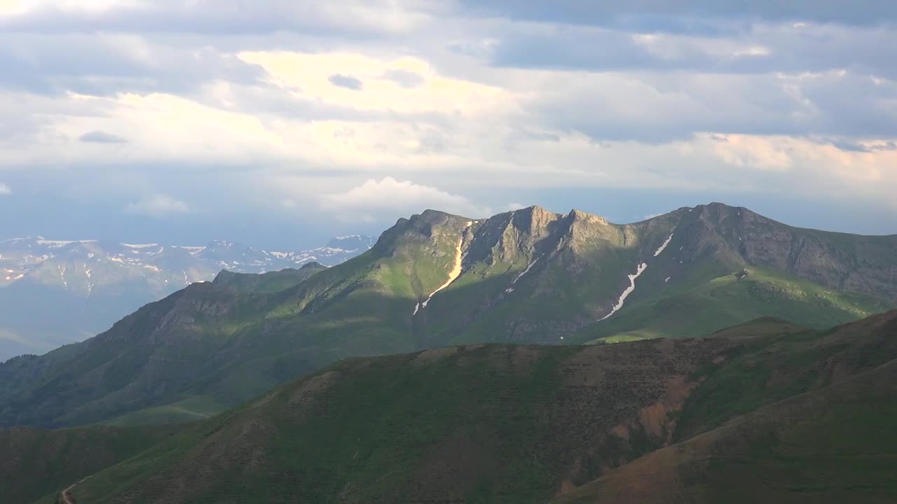 Download Stock Video A Rainbow In The Mountains Live Wallpaper For PC