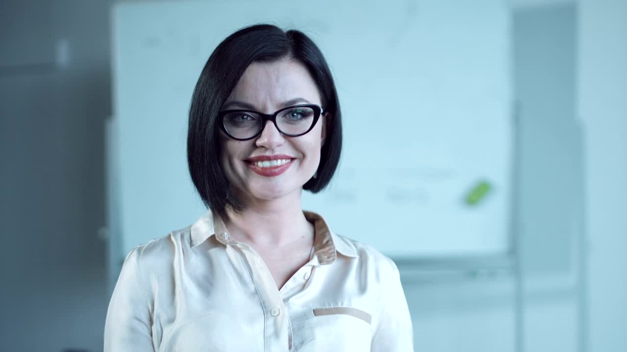 Download Stock Video Business Woman Smiling And Looking At The Camera Live Wallpaper For PC