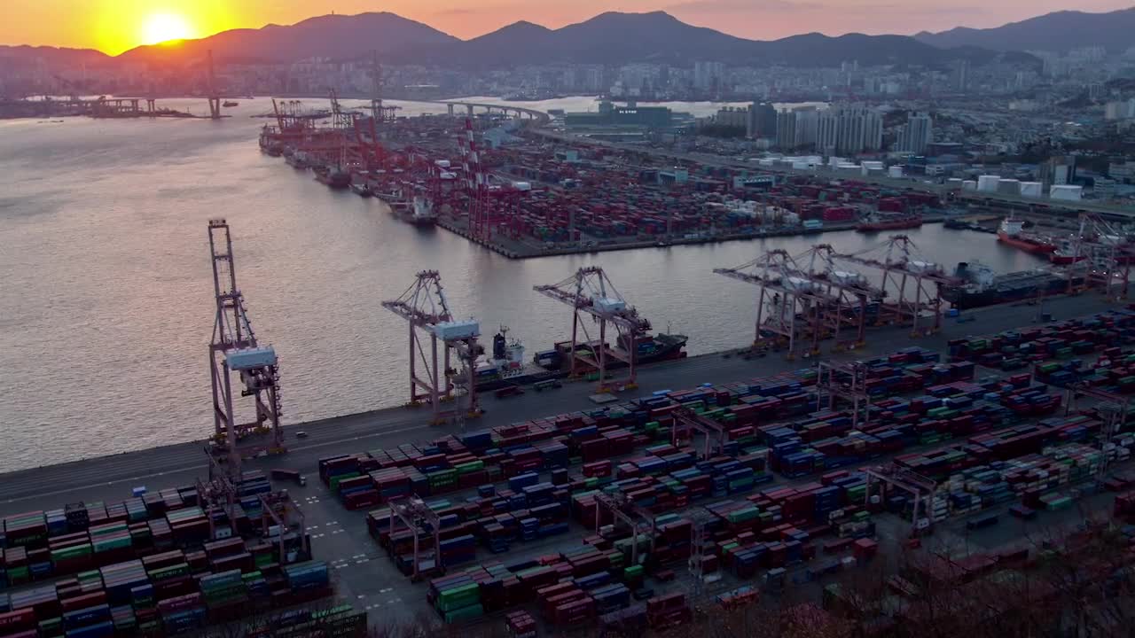 Download Stock Video Busan Containerport At Sunset Live Wallpaper For PC