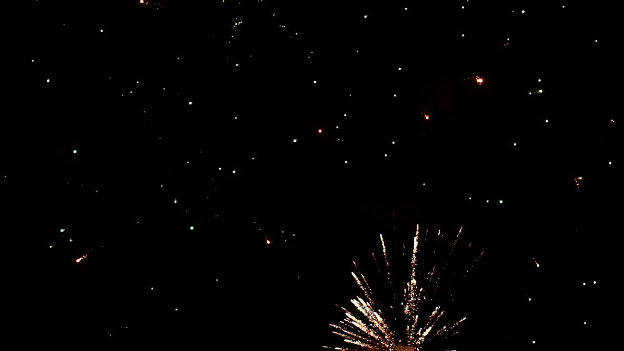 Download Stock Video Bright Firewoks On The Night Sky Live Wallpaper For PC