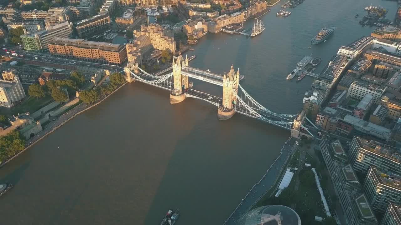Download Stock Video Bridge In The City Of London During Sunrise Live Wallpaper For PC