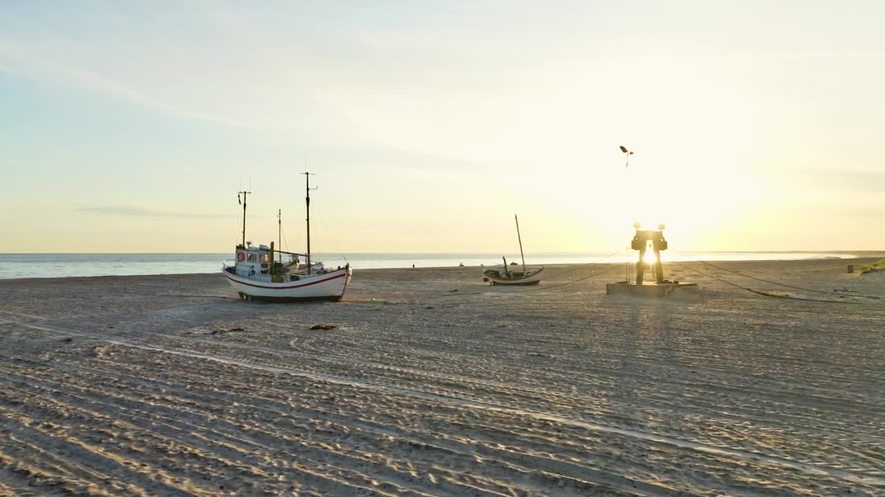 Download Stock Video Boats On The Sand Live Wallpaper For PC