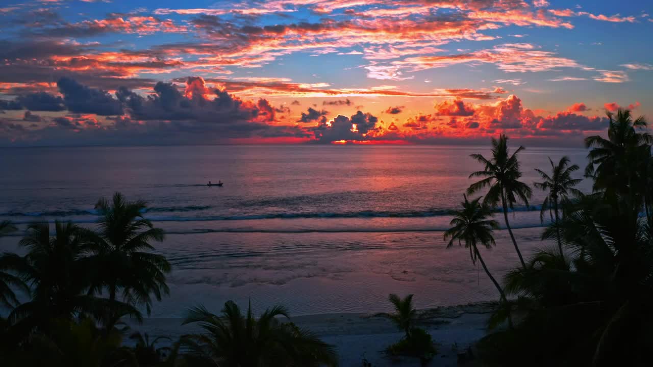 Download Stock Video Boat Sailing On The Sea At Sunset Live Wallpaper For PC