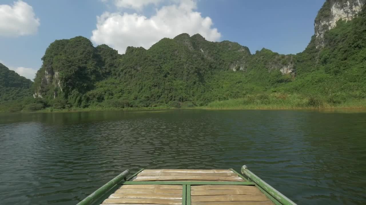 Download Stock Video Boat Heading Towards The Edge Of A River Live Wallpaper For PC