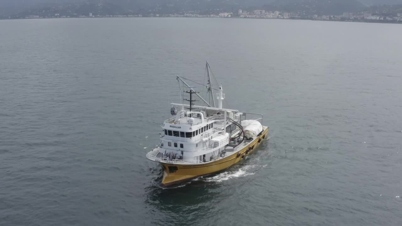 Download Stock Video Boat Heading Away From Shore Live Wallpaper For PC