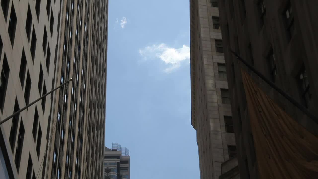 Download Stock Video Between Buildings On Wall Street Live Wallpaper For PC