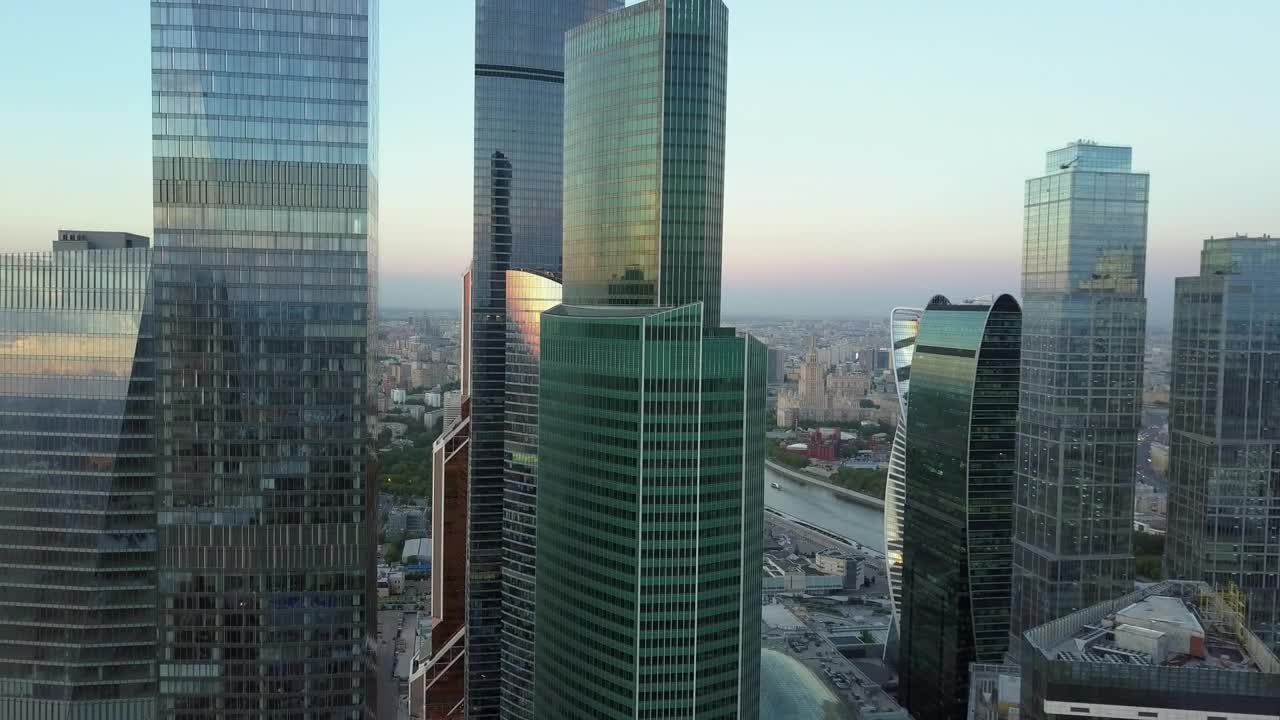 Download Stock Video Beautiful Skyscrapers Reflecting The City Live Wallpaper For PC
