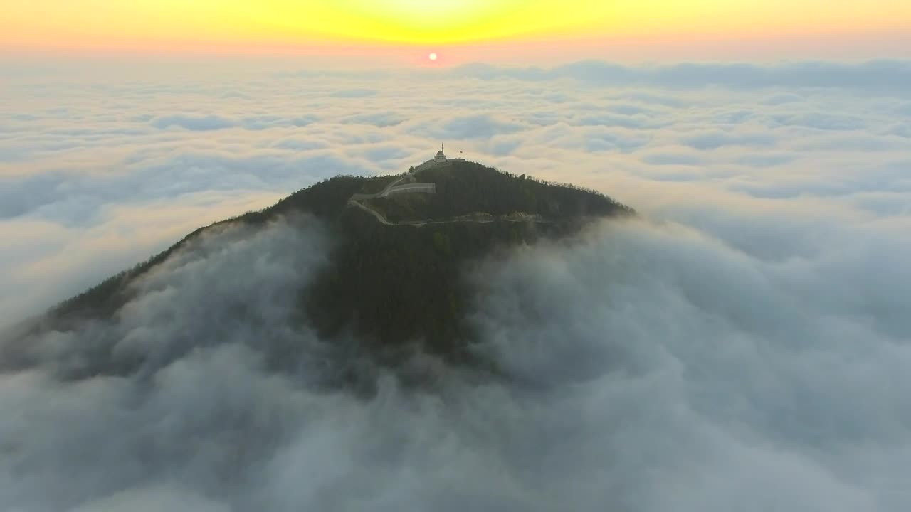 Download Video Stock Cloud Landscape And Mosque At The Top Of The Mountain Live Wallpaper For PC