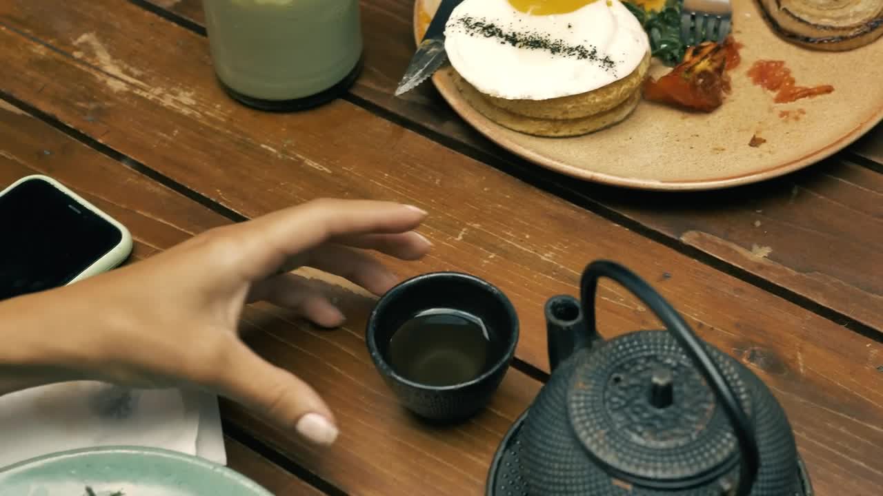 Download Video Stock Close Up View Of A Date Table In A Restaurant Live Wallpaper For PC