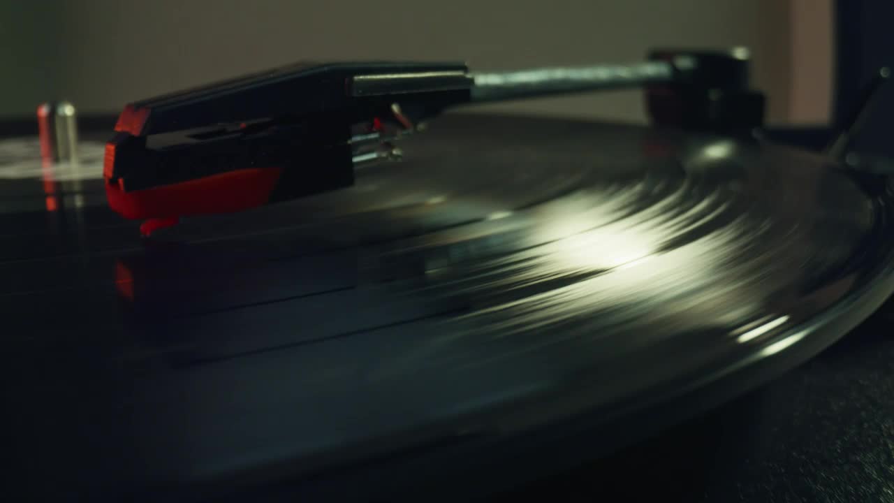 Download Video Stock Close Up Shot Of A Turntable Playing A Record Live Wallpaper For PC