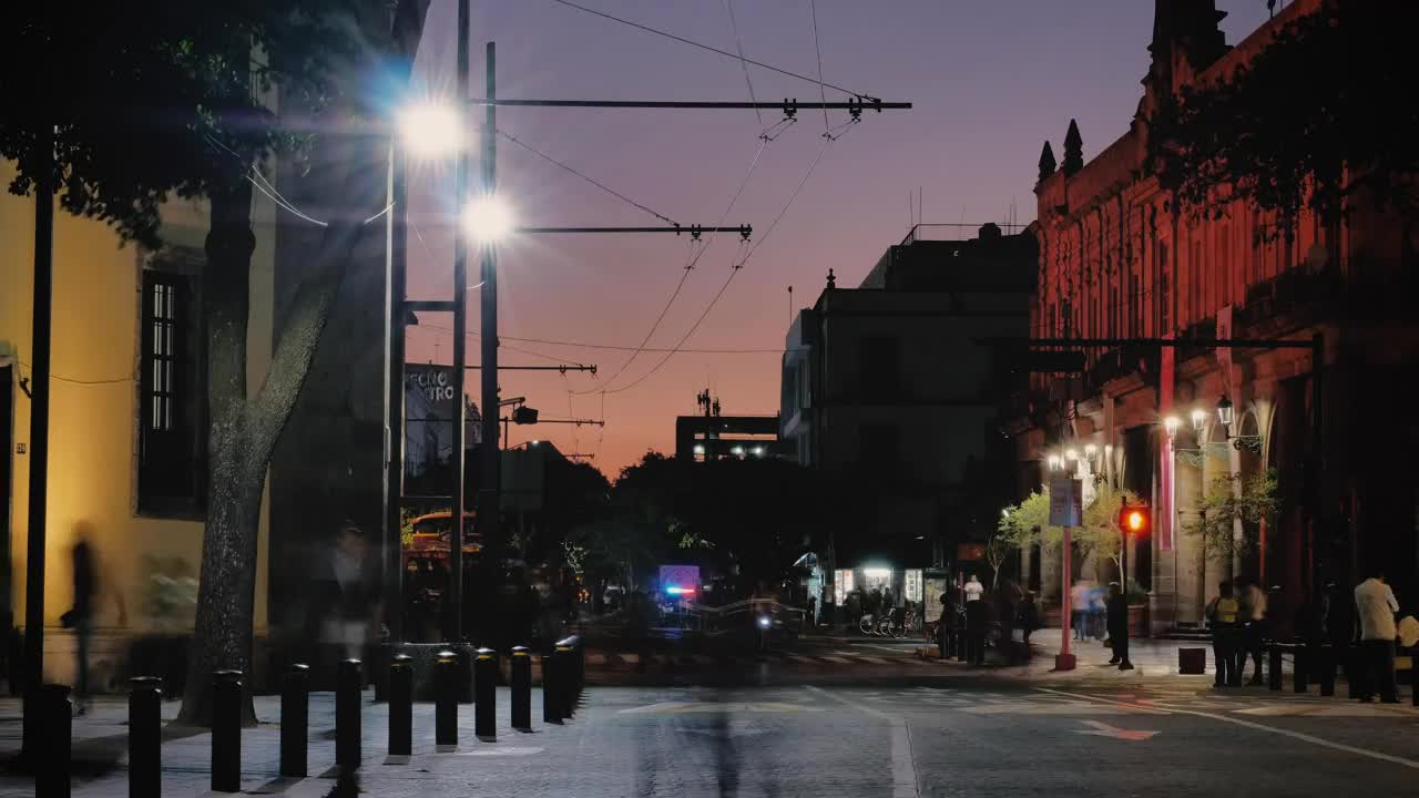 Download Video Stock City Street With Trolleybus At Night Live Wallpaper For PC
