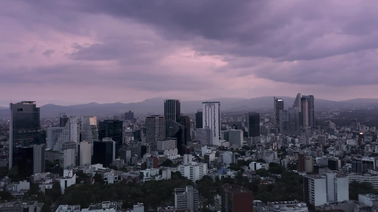 Download Video Stock City Buildings On Cloudy Day Live Wallpaper For PC