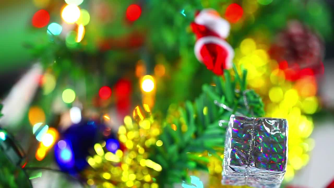 Download Video Stock Christmas Tree Decorations Close Up Live Wallpaper For PC