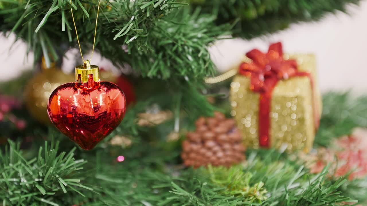 Download Video Stock Christmas Decorations On A Plastic Tree Live Wallpaper For PC