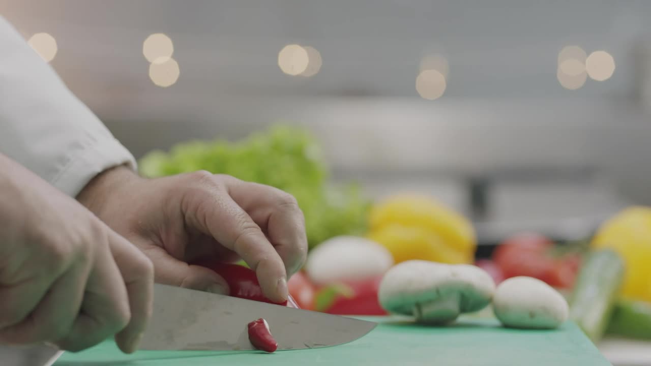 Download Video Stock Chopping Up Vegetables In A Kitchen Live Wallpaper For PC