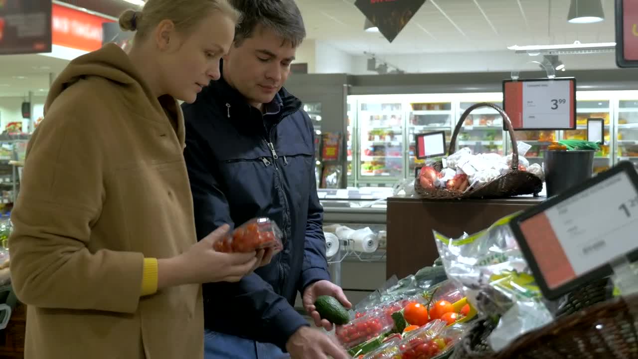 Download Video Stock Choosing Packs Of Vegetables Live Wallpaper For PC