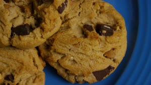 Video Stock Chocolate Chip Cookies On A Rotating Plate Live Wallpaper For PC