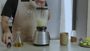 Video Stock Chef Preparing A Sauce In A Blender Live Wallpaper For PC