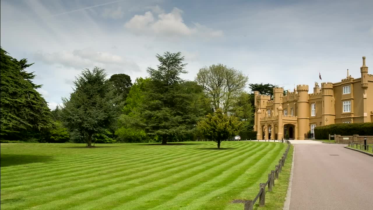 Download Video Stock Castle And Beautiful Garden Live Wallpaper For PC