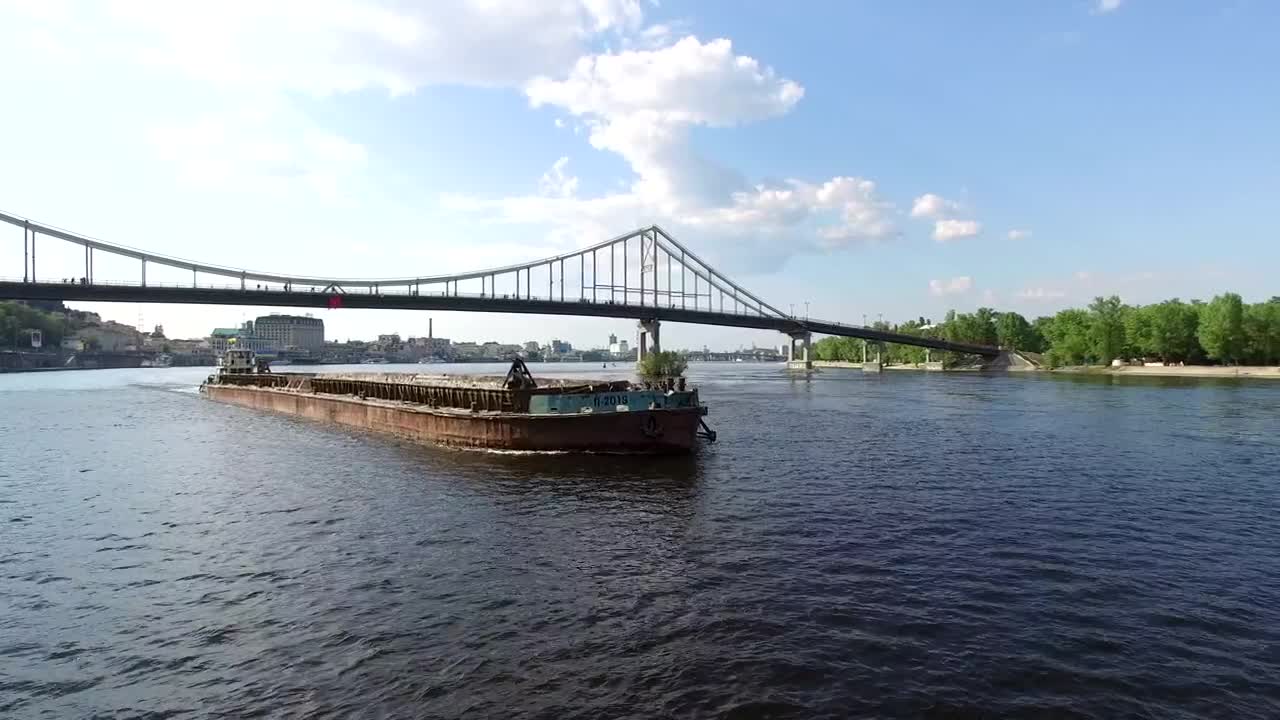 Download Video Stock Cargo Ship On The River Live Wallpaper For PC