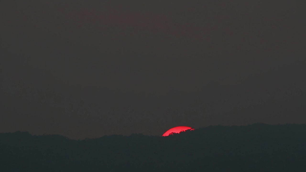 Download Stock Video Deep Red Sunrise Live Wallpaper For PC