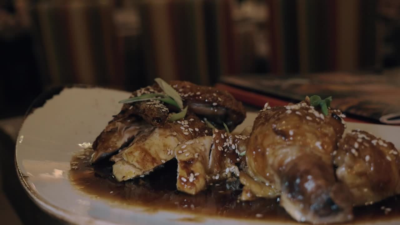 Download Stock Video Cutting Up A Plate Of Chicken Live Wallpaper For PC