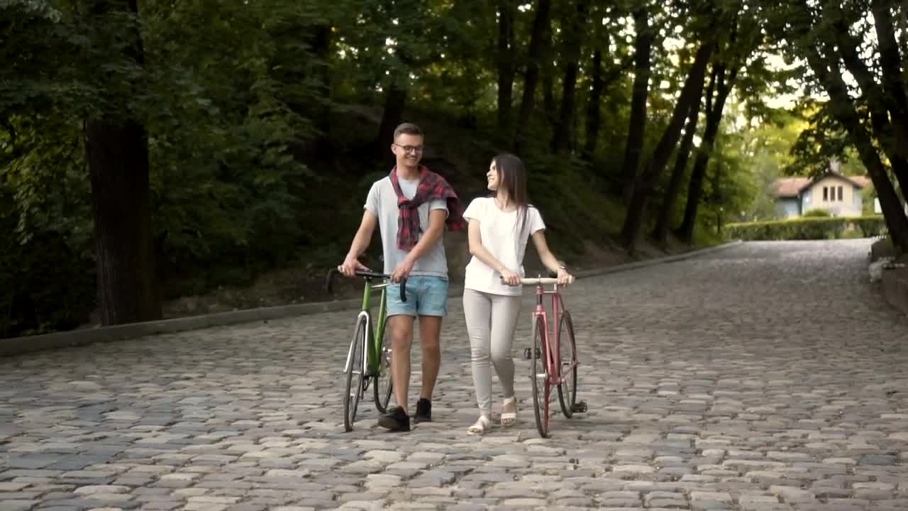 Download Stock Video Couple Walks In The Park While Talking Live Wallpaper For PC