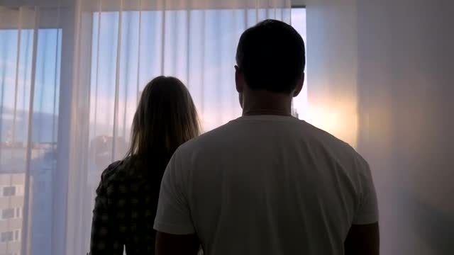 Download Stock Video Couple Looking Out Over A Large City  Smal Live Wallpaper For PC