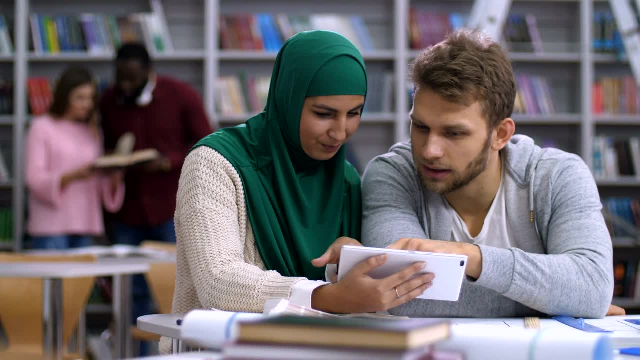 Download Stock Video Couple Learning With A Tablet Live Wallpaper For PC