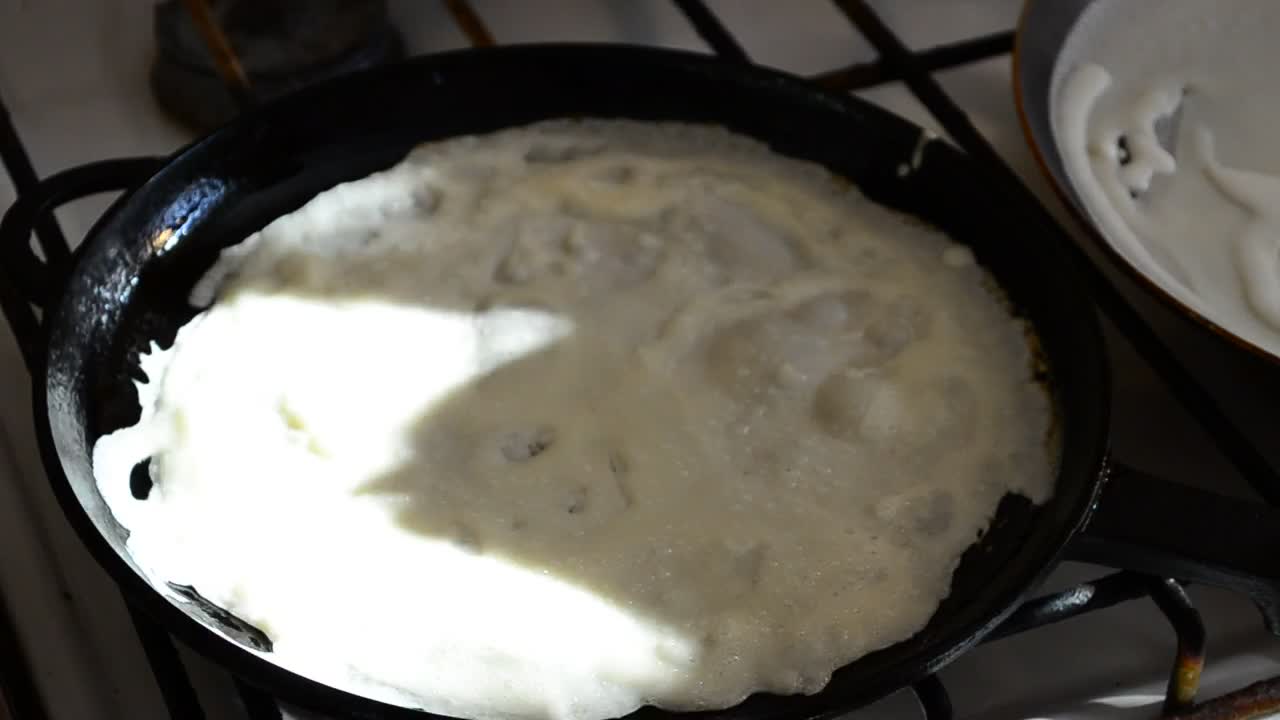 Download Stock Video Cooking A Crepe In A Pan Live Wallpaper For PC