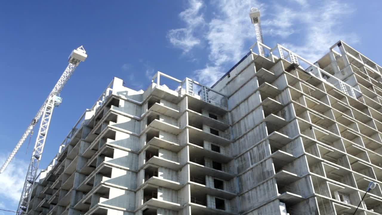 Download Stock Video Construction Crane Over A Building Live Wallpaper For PC